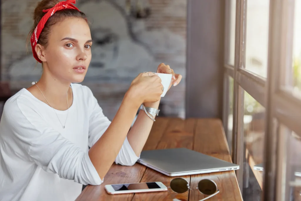 Urlop regeneracyjny. Czym jest i komu przysługuje dodatkowe 3 miesiące płatnego urlopu? 3 Wątpliwości i głosy krytyczne wobec urlopu regeneracyjnego